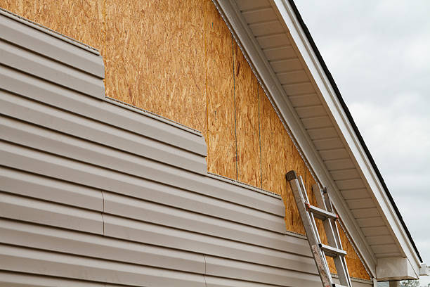 24/7 Emergency Siding Repair experts in Johnstown, CO